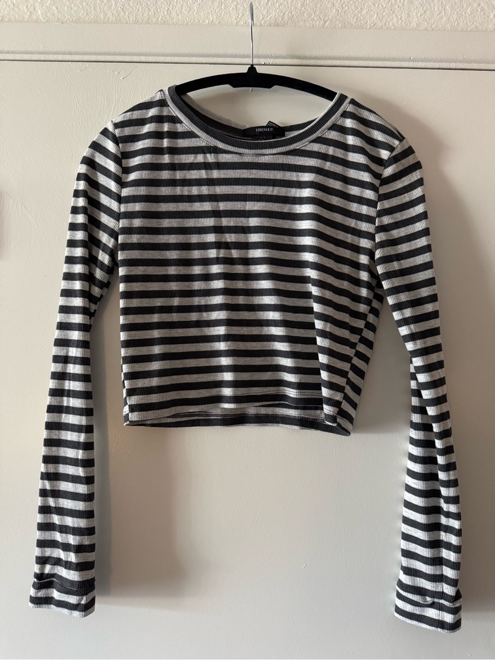 Gray Striped Long-Sleeve Crop Top